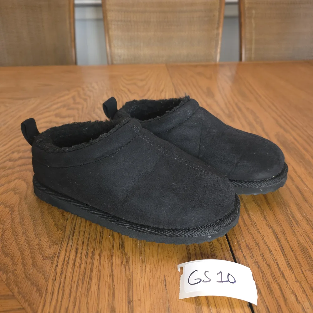 Kids Black Cozy Slip-On‎ Shoes